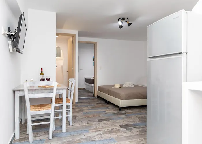 Depis Luxury Apartamento Naxos City